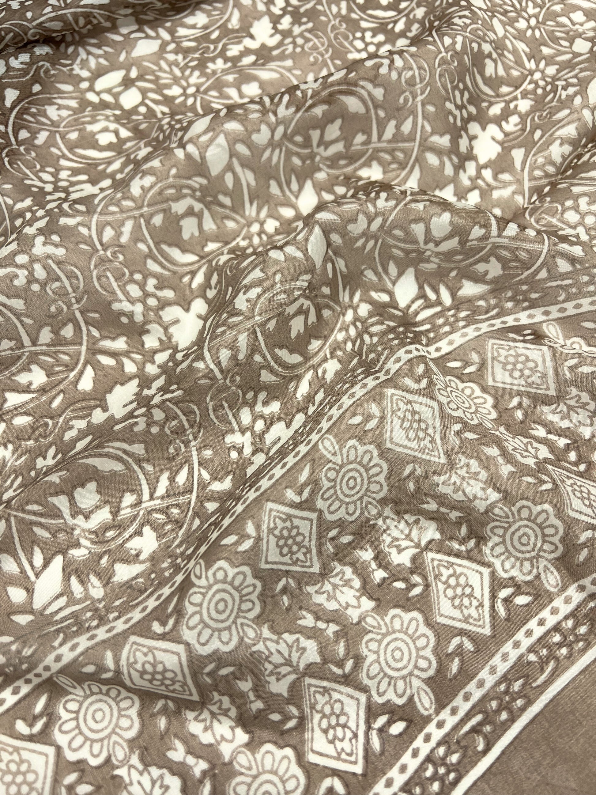 Stola Stampata In Pura Seta Taupe Caldo, Printed Silk Stole Warm Taupe