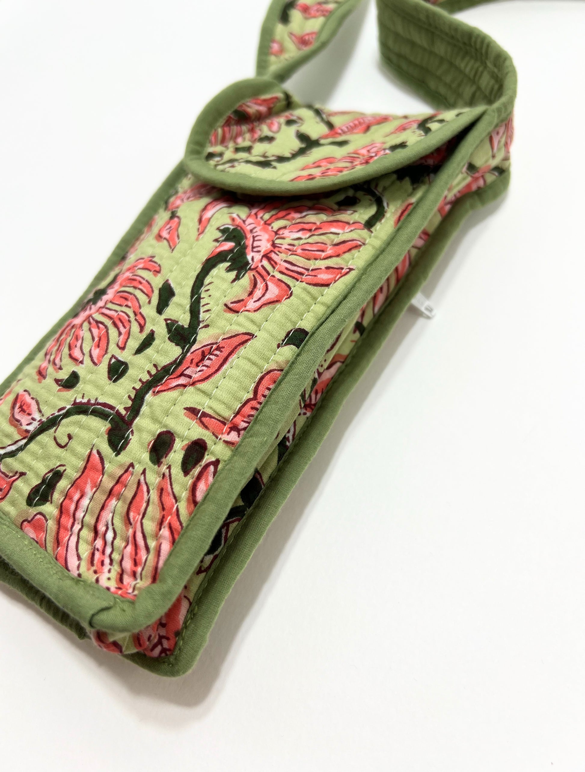 Portacellulare In Cotone Stampato Pistacchio, Printed Cotton Phone Pouch Pistachio