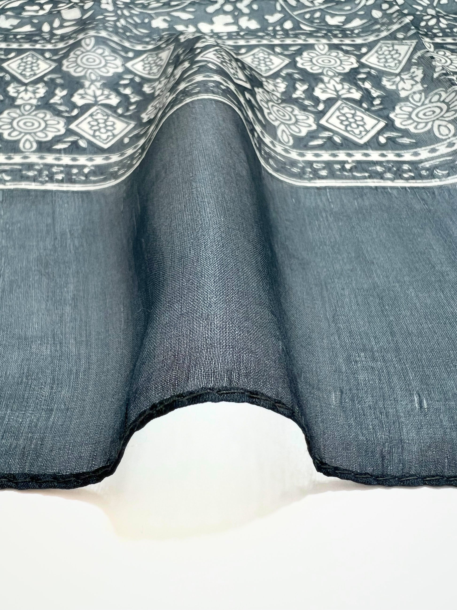 Stola Stampata In Pura Seta Grigio Scuro, Printed Silk Stole Dark Grey
