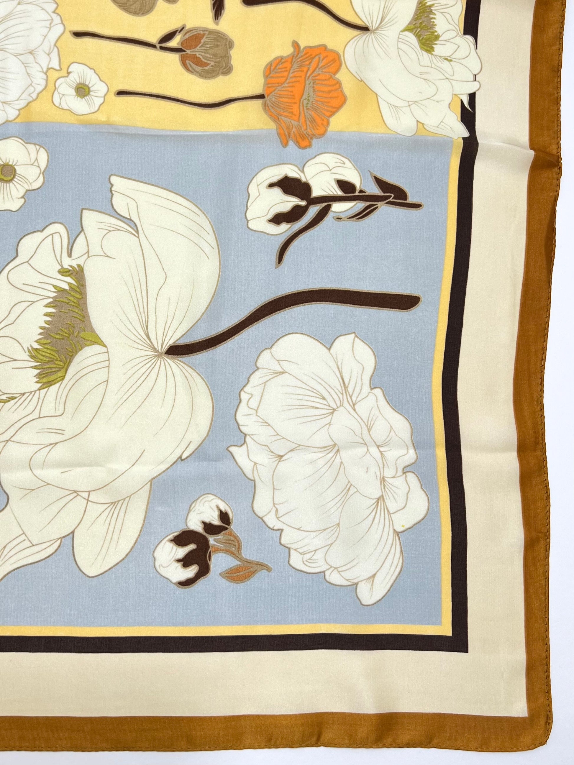 Foulard Stampa Floreale Avorio, Flower Print Square Foulard Off-white