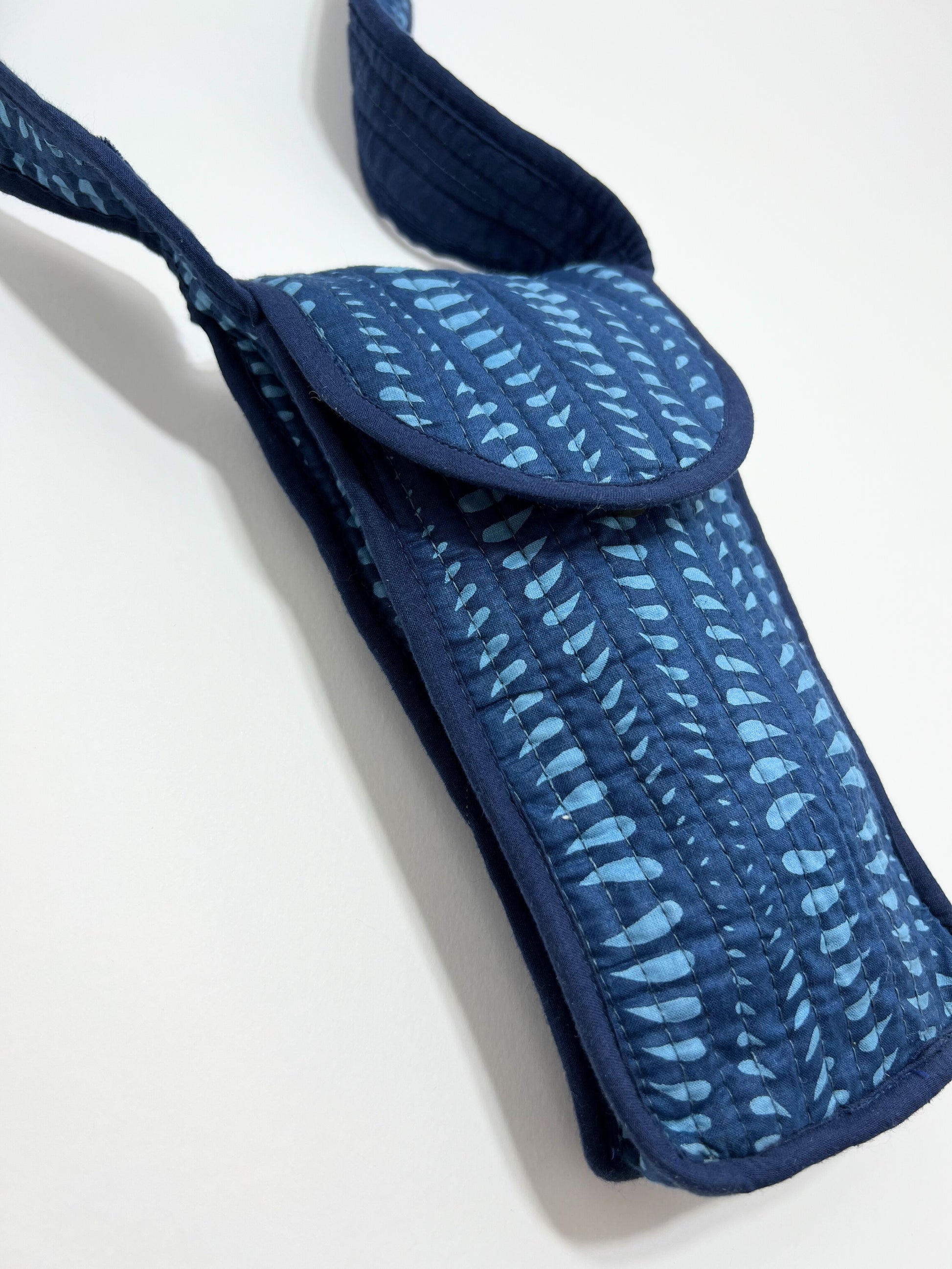 Portacellulare Stampato In Cotone Blu, Printed Cotton Phone Pouch Blue