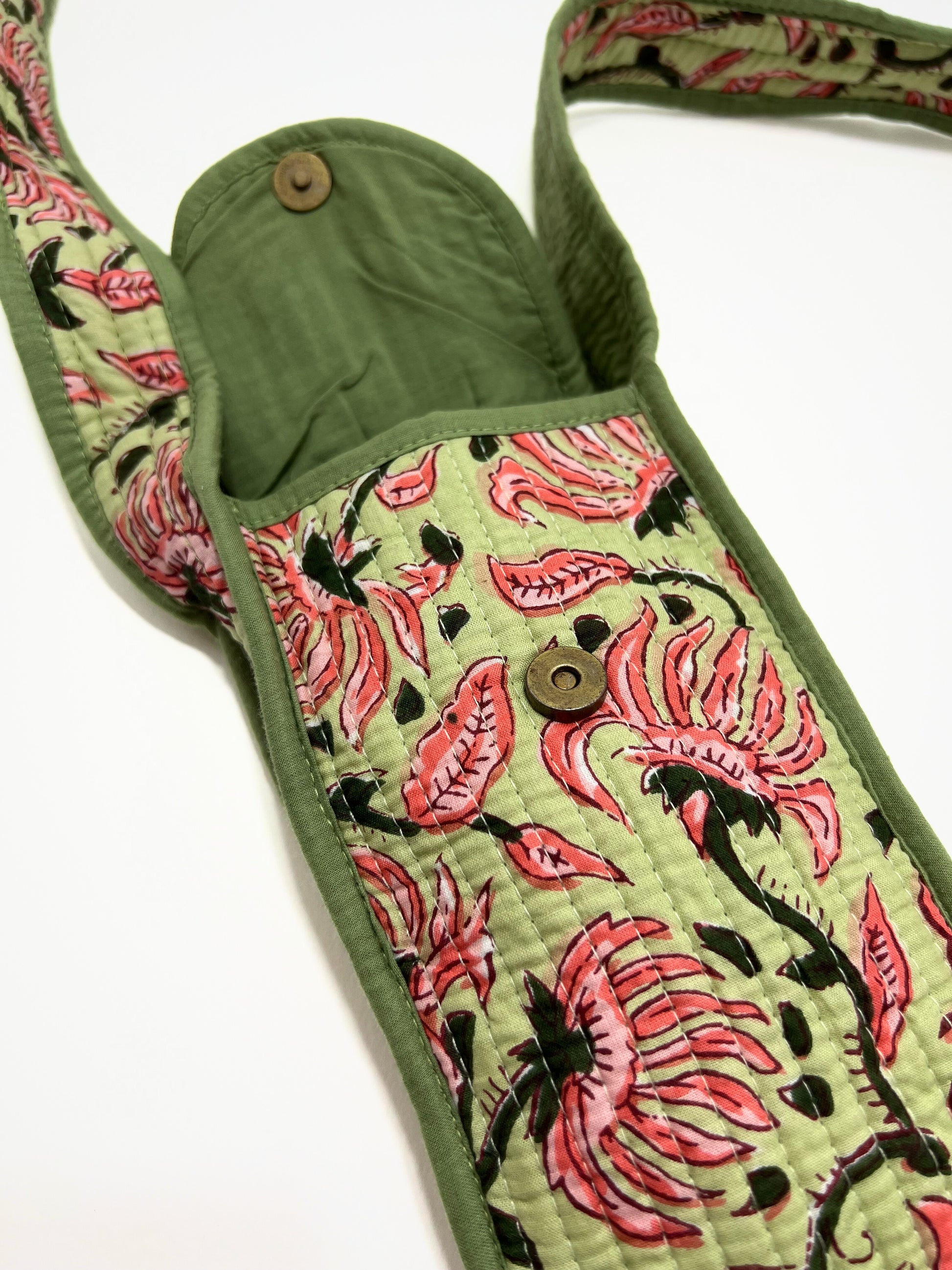 Portacellulare In Cotone Stampato Pistacchio, Printed Cotton Phone Pouch Pistachio