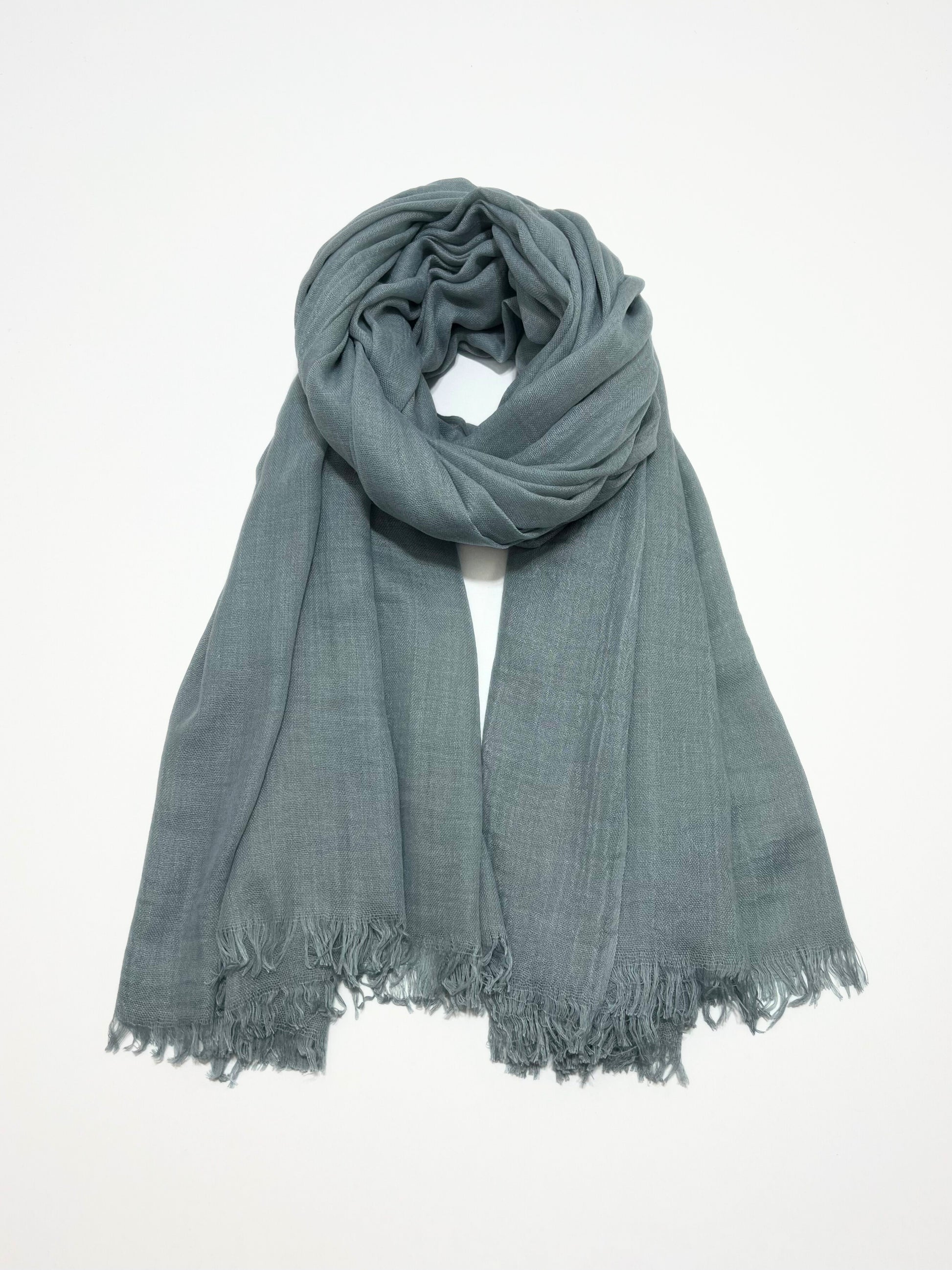 Sciarpa In Viscosa E Modal Morbida Color Grigio Bluastro
