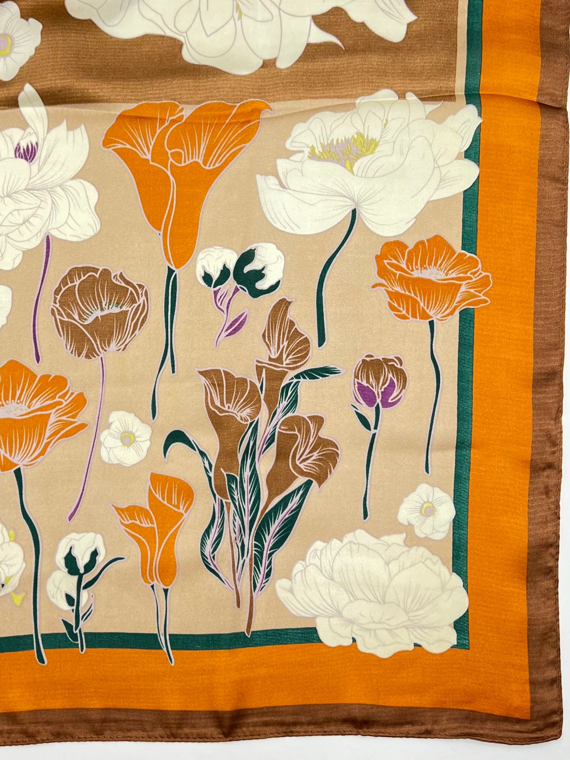 Foulard Stampa Floreale Nocciola, Flower Print Square Foulard Hazelnut