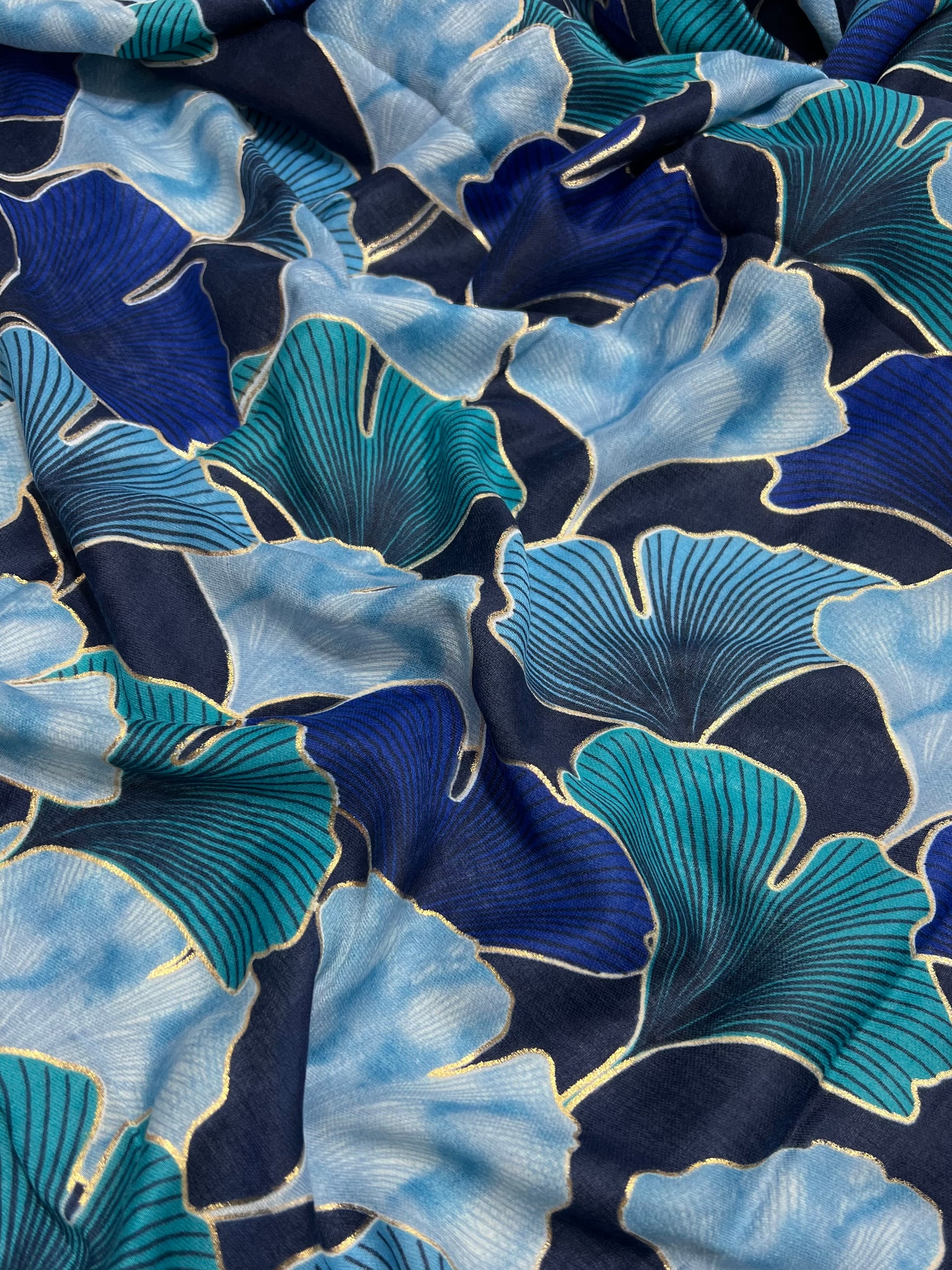 Sciarpa Stampa Foglie Di Ginkgo Blu, Printed Scarf Bright Blue