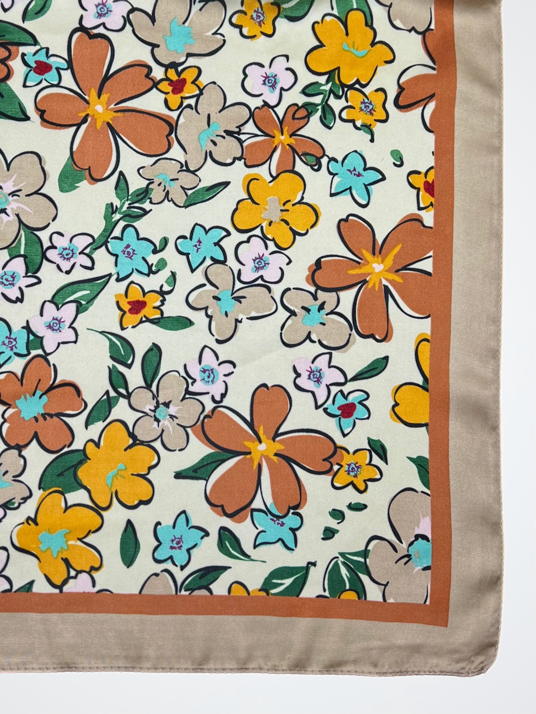 Foulard Quadrato Stampa Floreale Nocciola, Flower Print Foulard Hazelnut